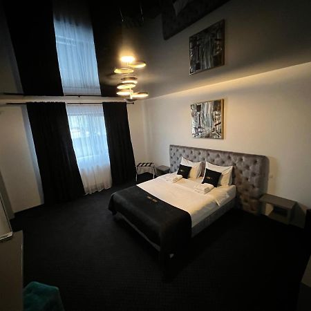 מלון Târgu Jiu Renato House מראה חיצוני תמונה